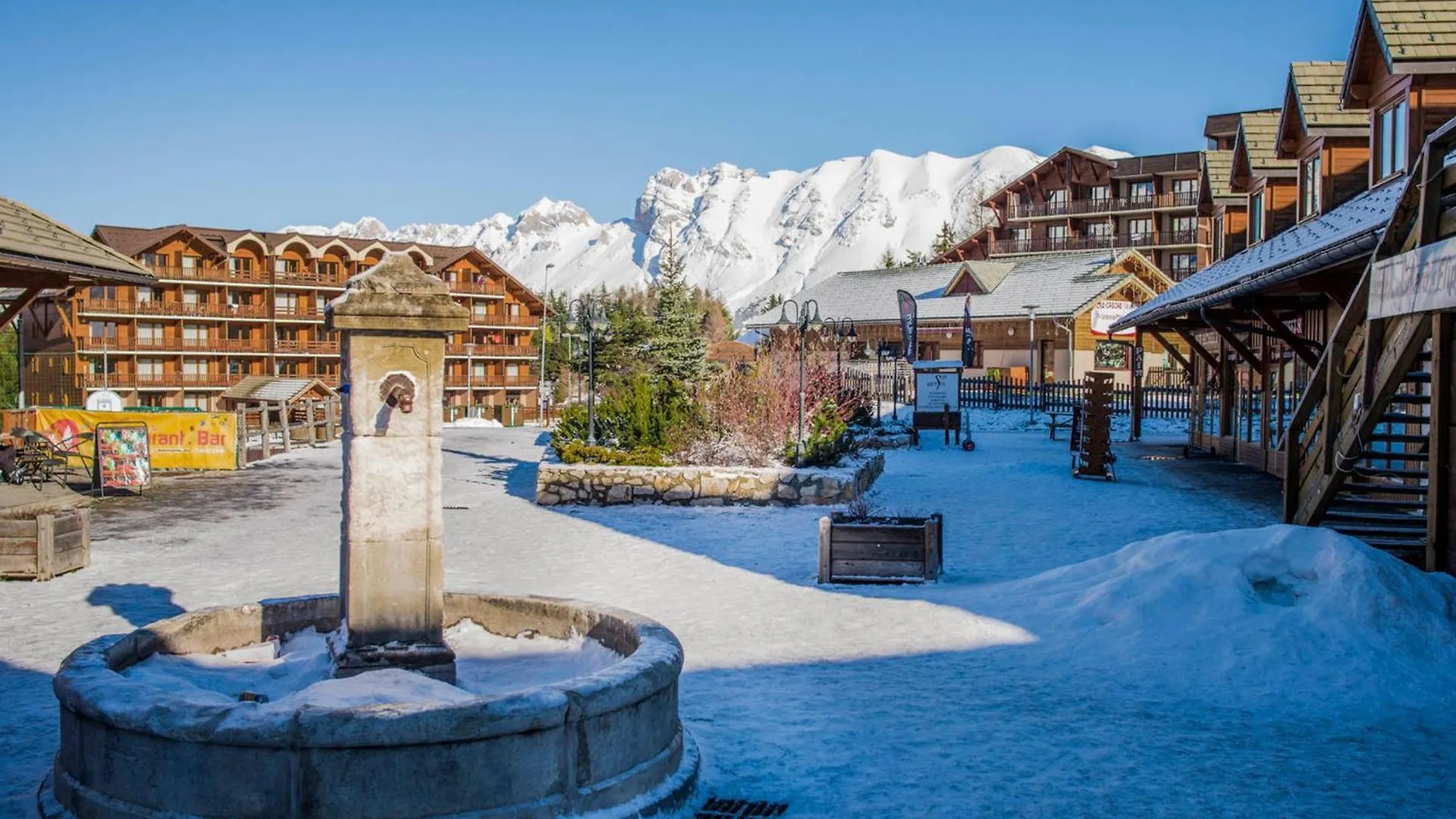 Chalet Mitoyen 3 Pieces 7 Personnes Avec Piscine Et Sauna - Residence Les Flocons Du Soleil - Fr-1-504-56 Saint-Étienne-en-Dévoluy França